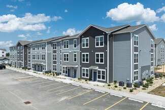 7118 International Dr, Bettendorf, IA 52722