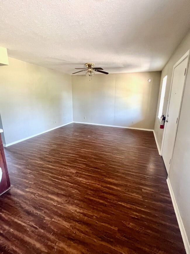 317 W School St unit D, Lake Charles, LA 70605 - photo 6