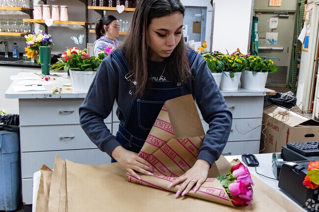 Flowerama is a family-owned florist that's been serving Columbus for almost 20 years.