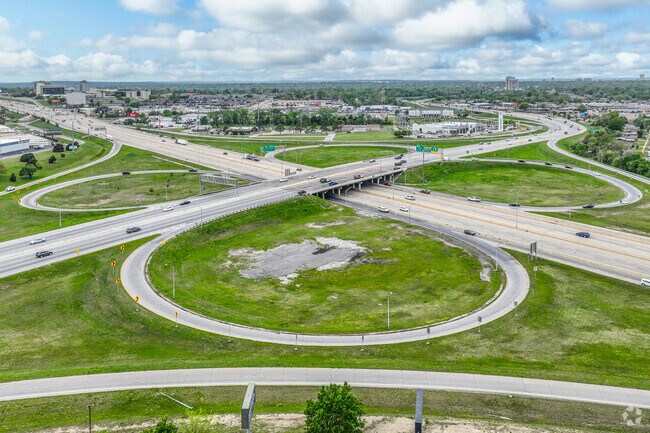 Getting around Tulsa is easy in Audubon with highways 169, US-51 and I-44 near by.