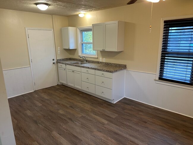 7517 Sterling, Center Line, MI 48015 - photo 2