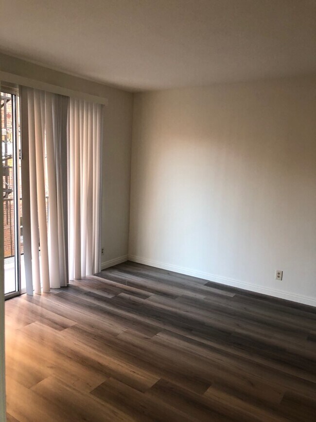 825 Harvard Blvd S unit 302, Los Angeles, CA 90005 - photo 5