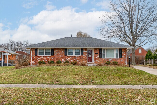 This is typical of the ranch style homes one finds in Avondale-Melbourne.