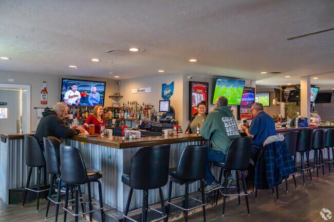 Clubhouse Brady Lake serves breakfast, lunch and dinner in a cozy, local setting.