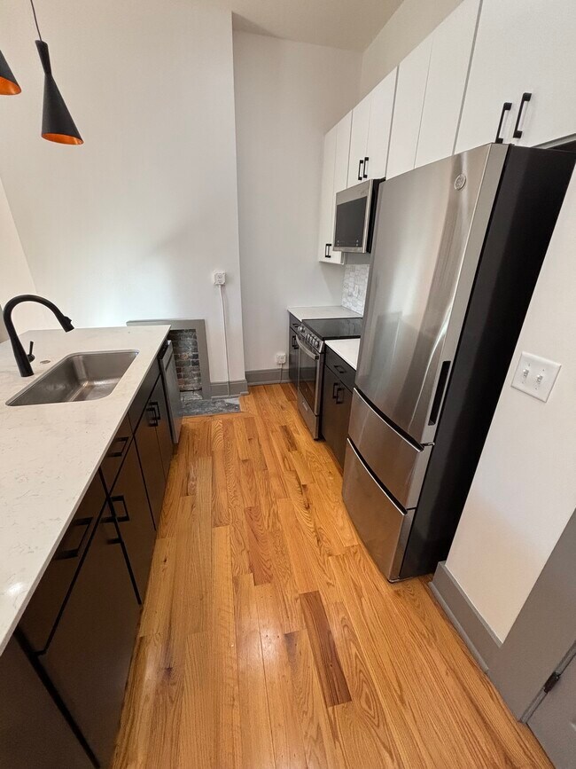 1725 Elm St, Cincinnati, OH 45202 - photo 3