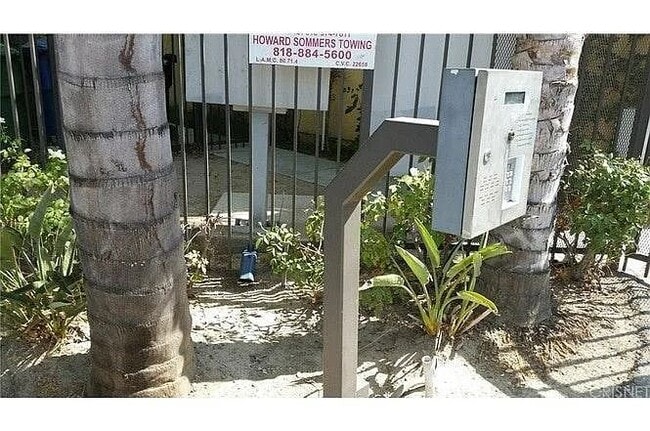 16716 Tim Ln, Van Nuys, CA 91406 - photo 2