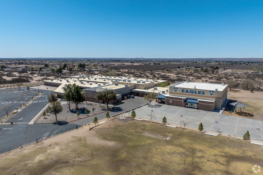 Vista Middle School fosters growth through academics, sports, and creativity.
