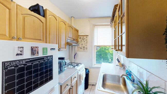 140 Columbia St unit 3, Brookline, MA 02446 - photo 5