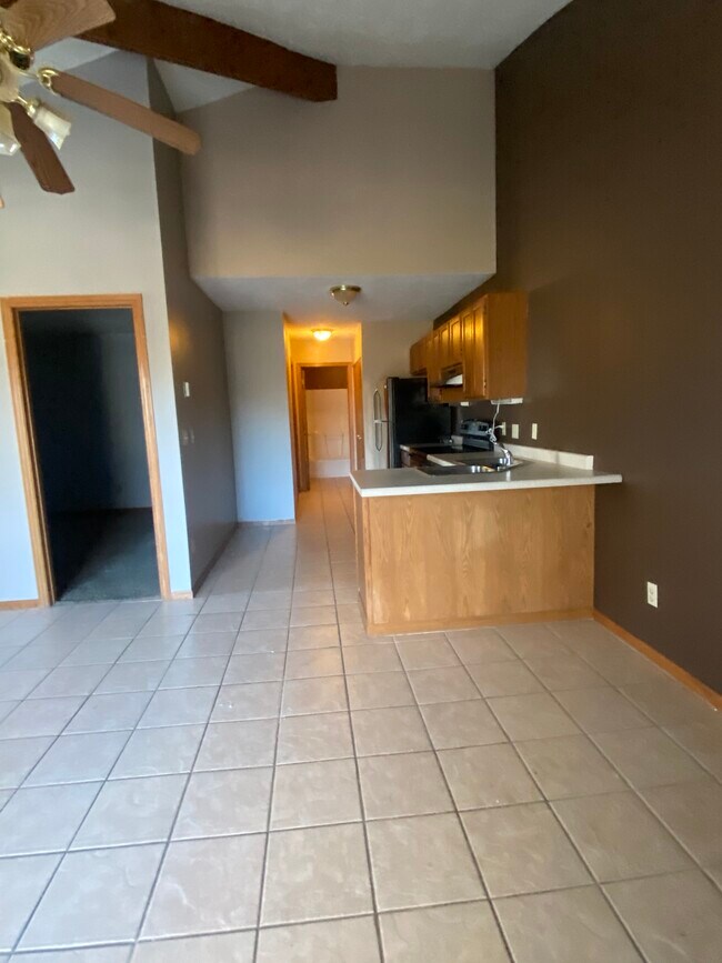 205 W Cherry St unit D, Fairbury, IL 61739 - photo 5