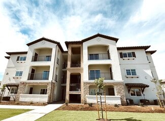 300 E Shannon Pkwy, Visalia, CA 93291