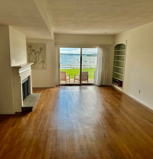 4480 Post Rd unit 4, East Greenwich, RI 02818 - photo 5