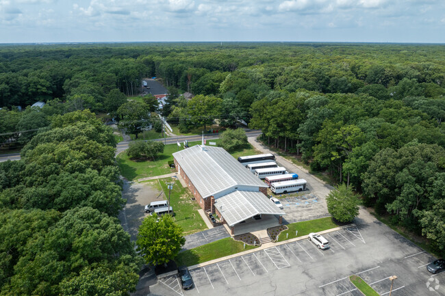 The student-teacher ratio at Champion Baptist Academy is 5-1 according to Niche.