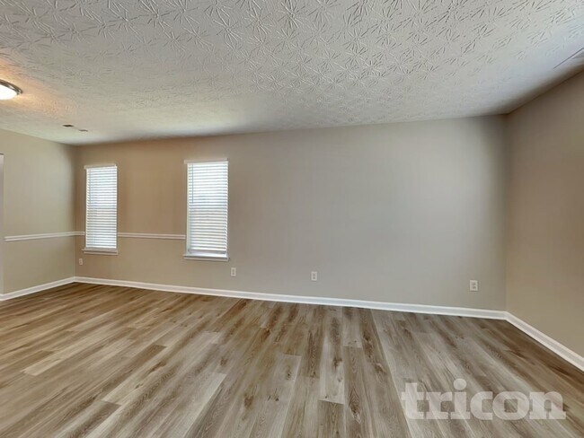 305 Sarasota Ln, Locust Grove, GA 30248 - photo 3