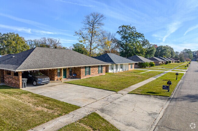 Ranch-style homes are common throughout the Brownsfield/Central neighborhood.