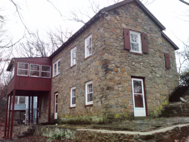 2619 Jefferson Park Cir, Charlottesville, VA 22903 - photo 2