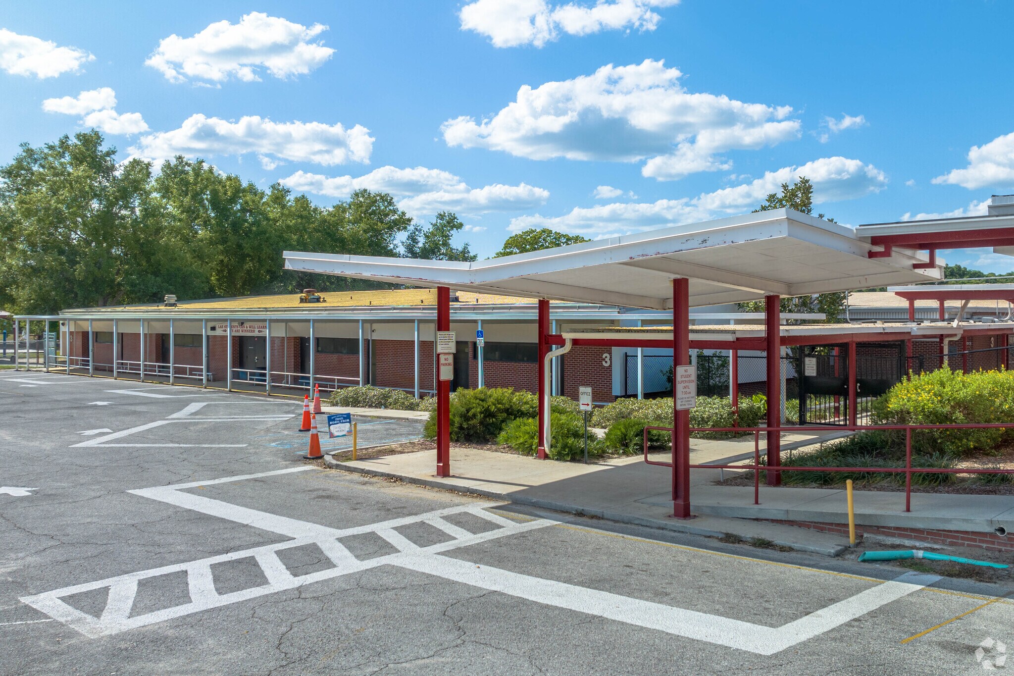 1058 Eagle Dr, Winter Haven, FL 33881