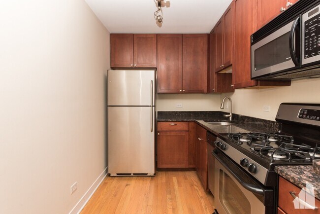 630 W Wrightwood Ave unit 401, Chicago, IL 60614 - photo 5