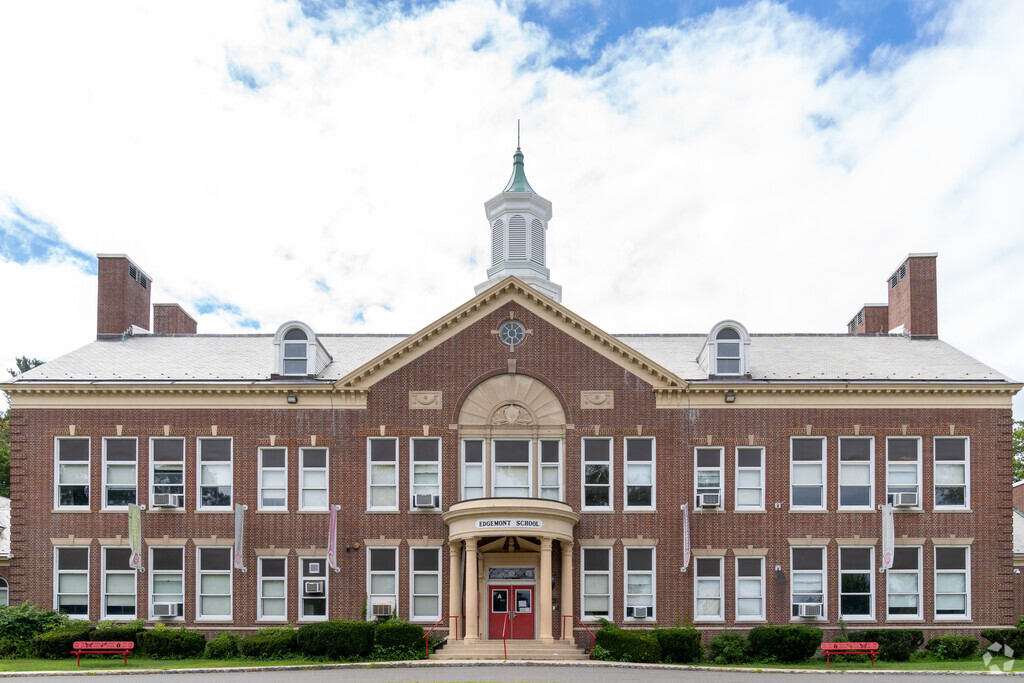 Schools in the Montclair Center neighborhood offer excellent education to their students.