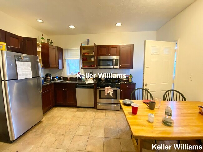 7 Iroquois St unit 1, Roxbury Crossing, MA 02120 - photo 4