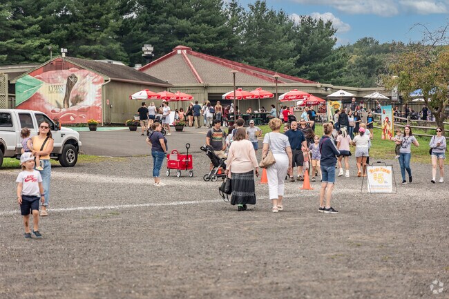 The Peach Festival at Lyman Orchards is a fun and popular annual event in Middlefield.