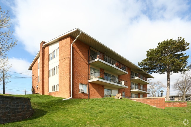 408 N Liberty St, Belleville, MI 48111 - photo 4