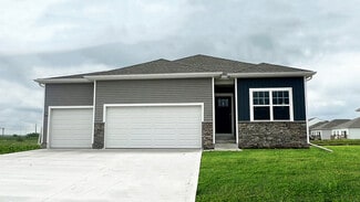 2830 Prairie Wind Ct, Hiawatha, IA 52233