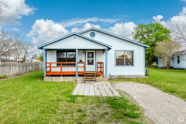Bungalow style homes from the 1950s-1980s line the heart of Kingsville.