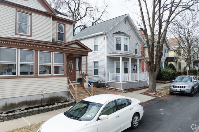 In Watervliet the median price for a home sold is $280,000.