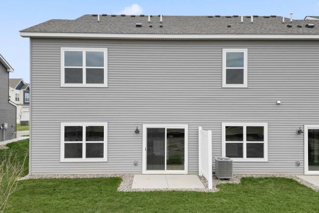 23199 Creekview Ct, Rogers, MN 55374 - photo 2