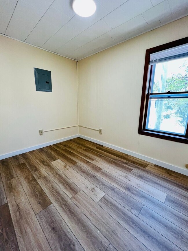 50-52-52 Howard St unit 50 Howard St, Burlington, VT 05401 - photo 5