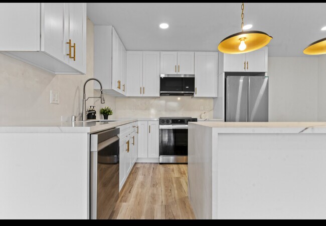 21921 Rimhurst Dr unit F, Lake Forest, CA 92630 - photo 4