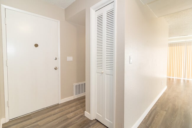 Battle Creek Lodges, Salem, OR 97306 - photo 3