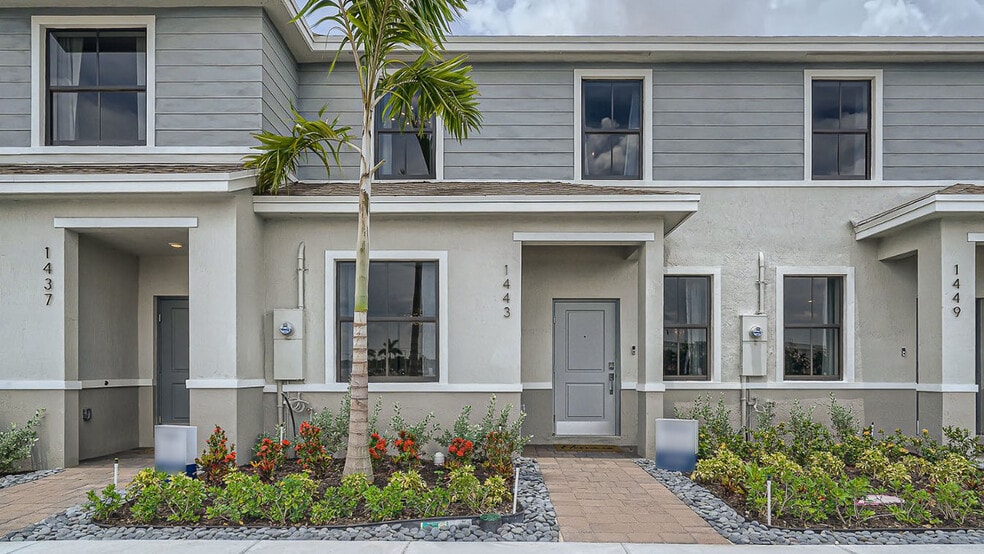 1539 NE 4th Ave, Florida City, FL 33034 - photo 1