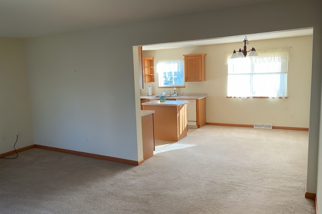 508 3rd St, Charles City, IA 50616 - photo 2