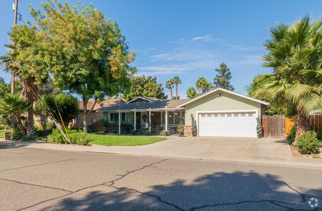 The City of Escalon is know for its Craftsman bungalow homes which showcase there detail and charm.