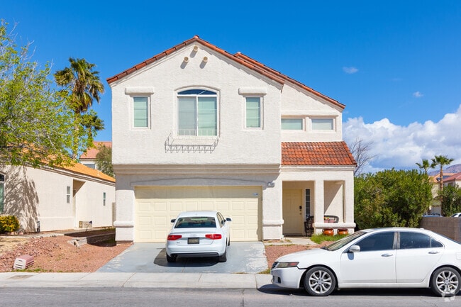 Home sizes in Elkhorn Ranch range from 1,000 to 2,500 square feet, with lots between 4,000 and 9,000 square feet.