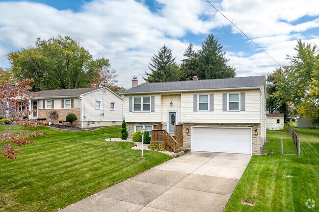 Bi-level homes represent one of the housing styles in the Belle Vista neighborhood.