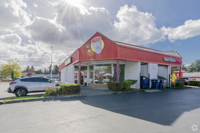 Emerald City Smoothie has a new location in the Twin Lake Village Shopping Mall in Federal Way.