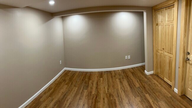 51 Mount Vernon St unit B, Melrose, MA 02176 - photo 5