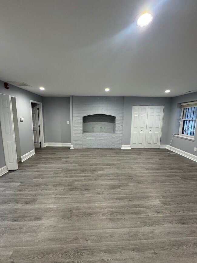 10-16 E Chase St, Baltimore, MD 21202 - photo 3