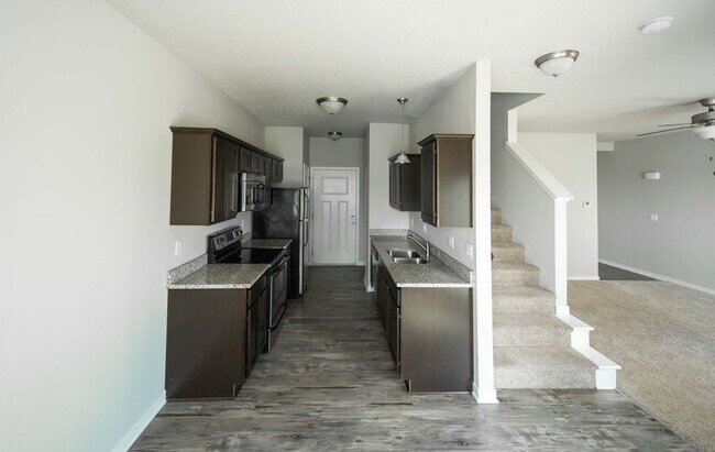 Village at The Grove Townhomes, West Des Moines, IA 50266 - photo 4