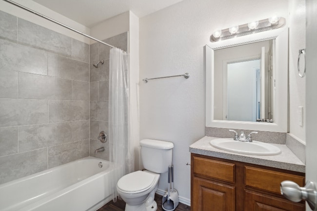 1913 Birdell St unit 1, Fort Worth, TX 76105 - photo 7