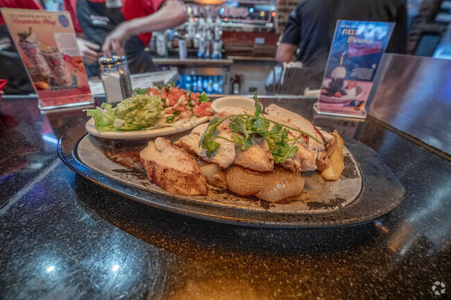 Pappasito's Cantina offers hot plates of sizzling fajitas in Webster, Texas.