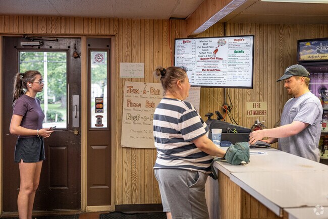 Jean-O’s Pizzeria is the only restaurant in Grazierville, where residents can order square pies.