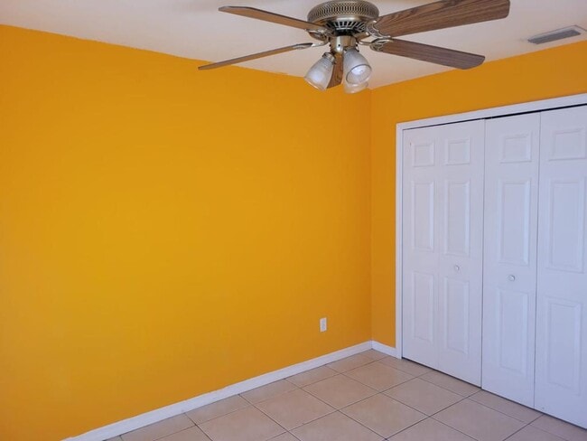 5039 Locke Ln, Lehigh Acres, FL 33973 - photo 4