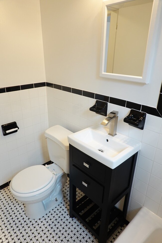 8713 Plymouth St Unit 3, Silver Spring, MD 20901