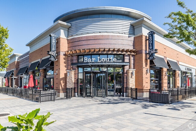 Stonebridge's nightlife shines at Bar Louie, a go-to spot for cocktails and fun in Potomac Town Center.