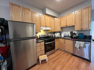 96 Hammond St, Boston, MA 02120