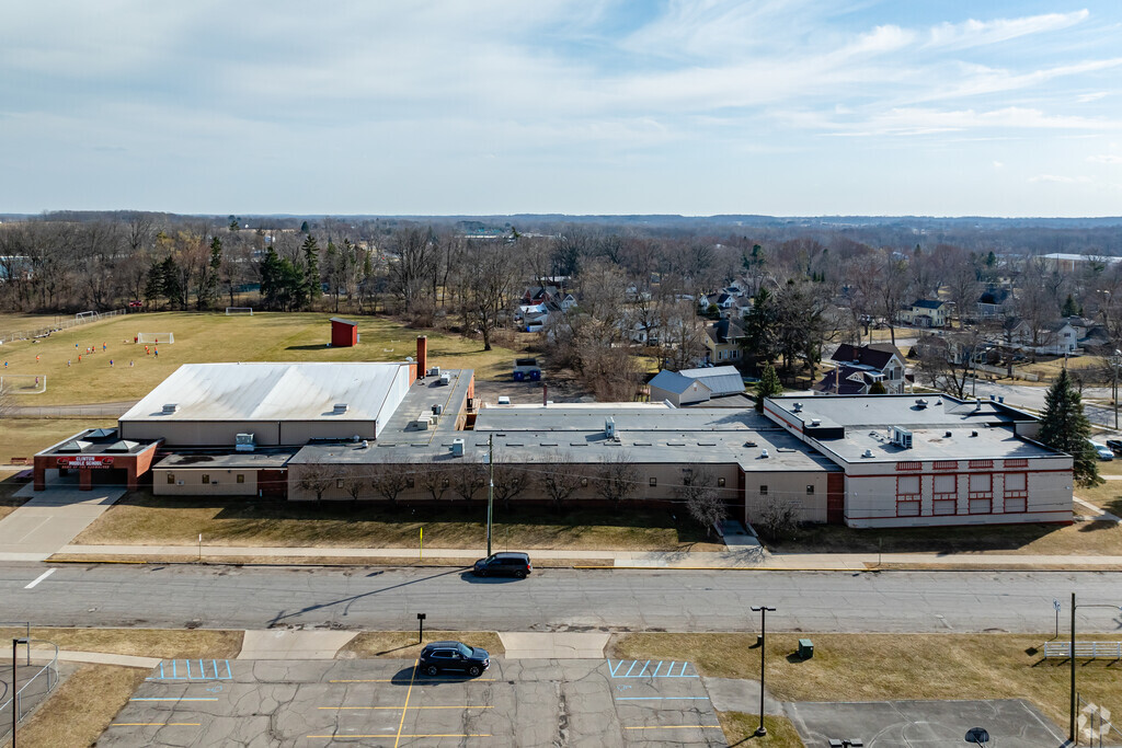 Clinton Middle School boasts an overall B on school ratings site Niche.com.