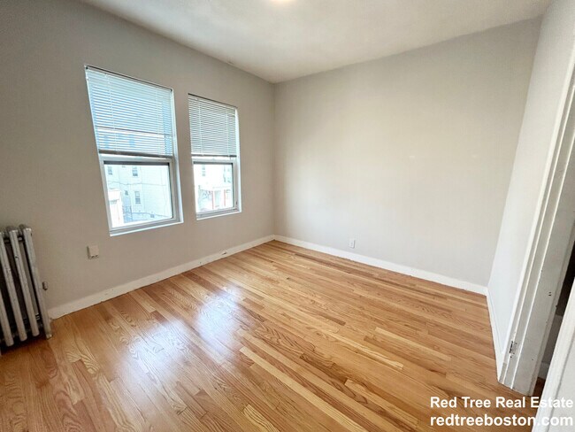18 Eastman St unit 2, Dorchester, MA 02125 - photo 7